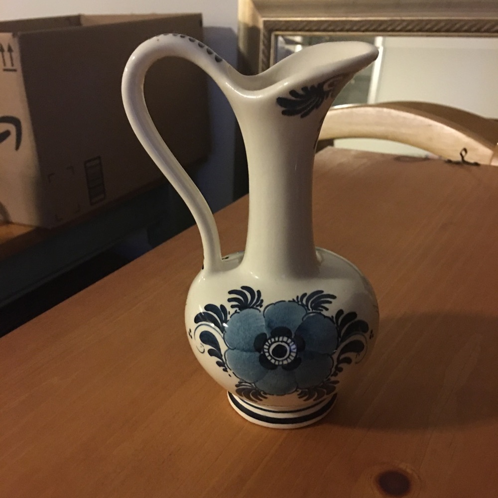 Delft Blue Pitcher - Picture 2 of 6